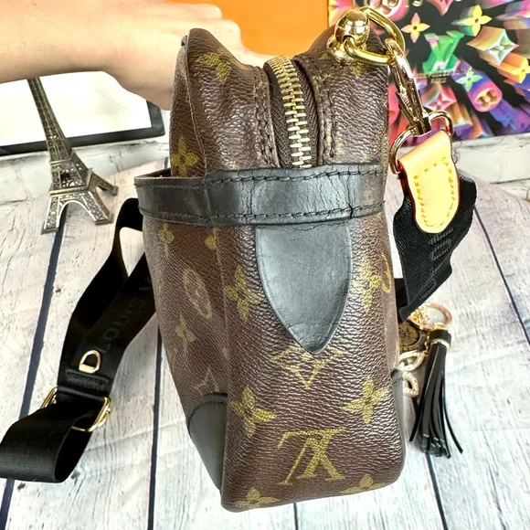 Louis Vuitton Trousse 28 cosmetic clutch crossbody bag with strap and charm - Picture 6 of 16